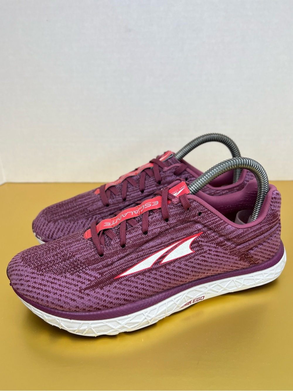 Altra Escalante 2 Womens Rose/Coral Running Shoes ALW1933G019 Sz 6.5M XLNT Shape